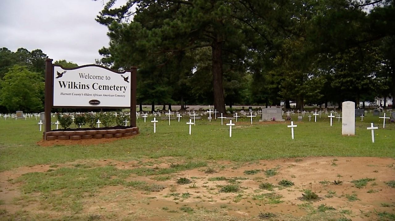 Monument planned for unmarked graves at Dunn cemetery